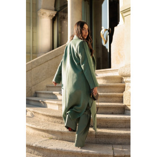 Casaco comprido com botões metálicos