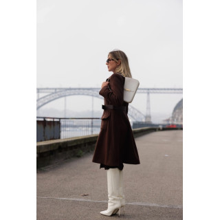 Casaco com detalhe de cinto fantasia