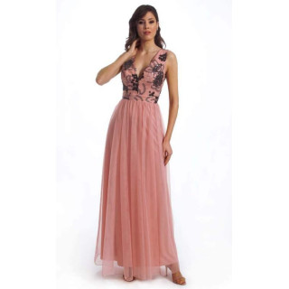 Vestido com coperpeto de renda e saia em tule