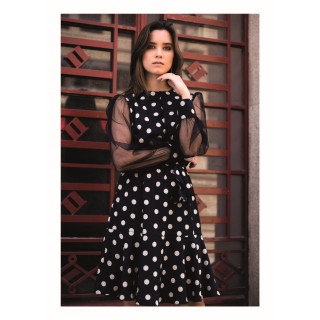 Vestido com manga transparente