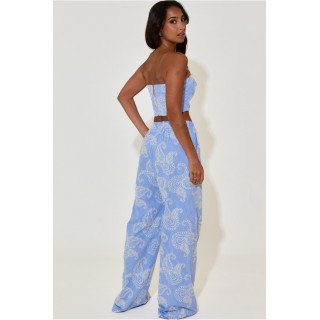 Calça com elástico e pormenor bordado