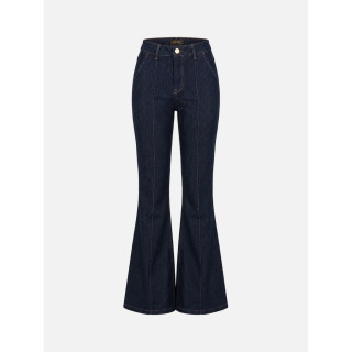 Jeans boca de sino com vinco cosido
