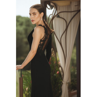 Vestido Longo com Corpo em Renda Bordada e Saia Assimétrica em Camadas