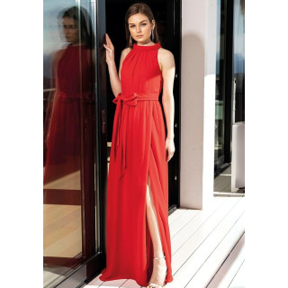 Vestido Comprido com Gola Halter e Laço na Cintura