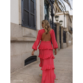 Vestido comprido com folhos e costas abertas